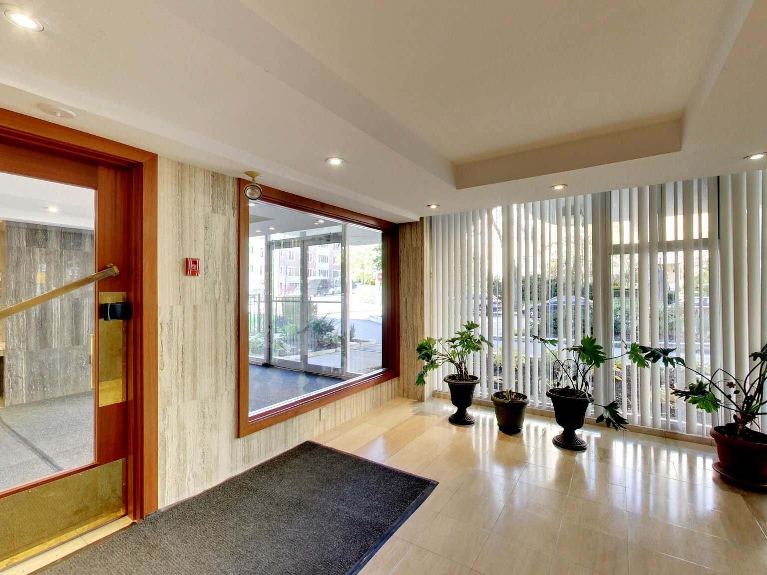 425 Avenue Road - Photo 17