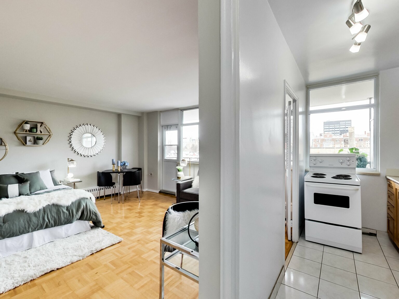 425 Avenue Road - Photo 32
