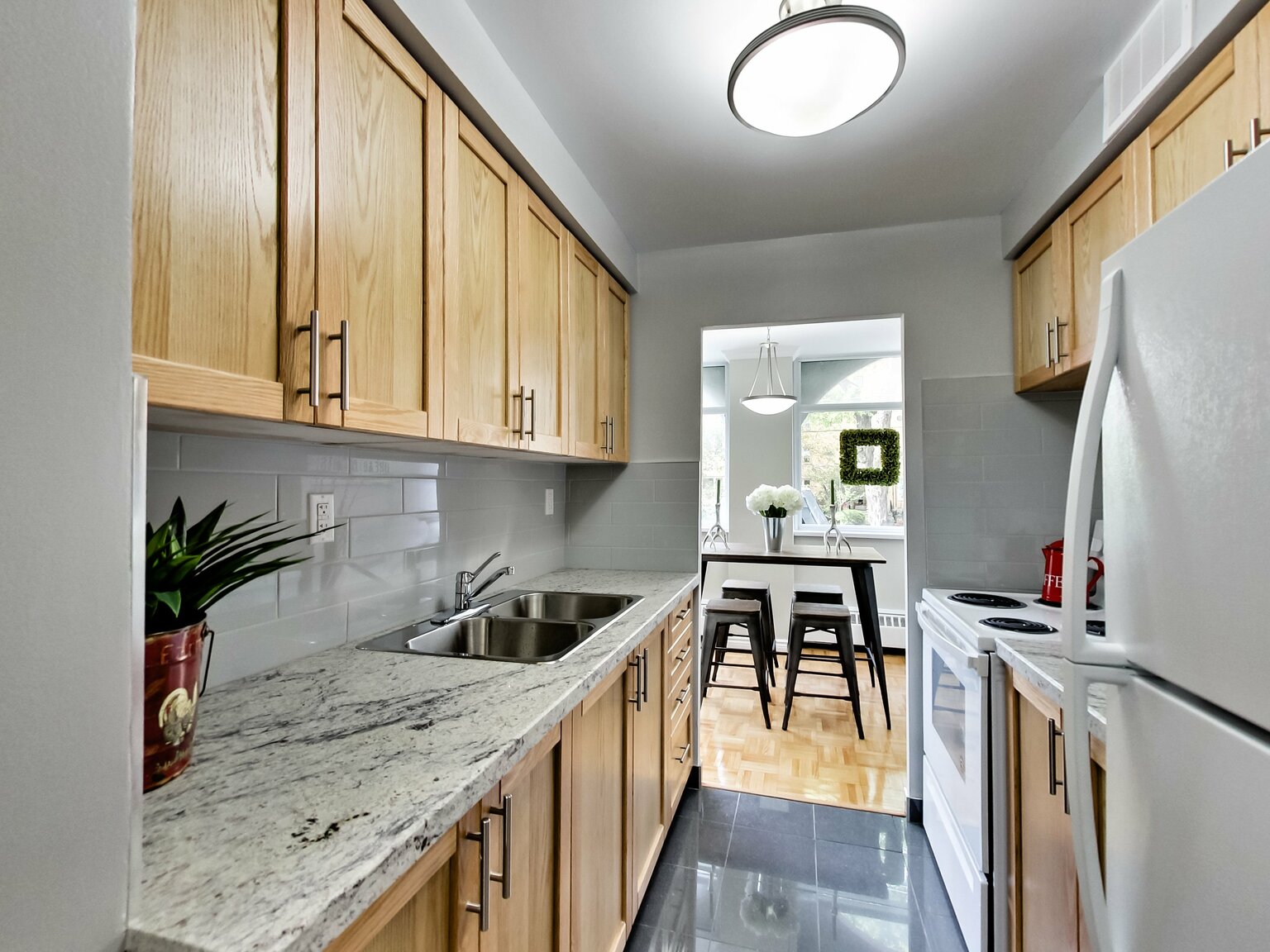 425 Avenue Road - Photo 55