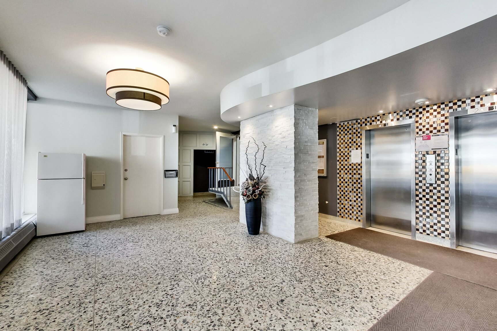 Cosburn Apartments - Photo 6