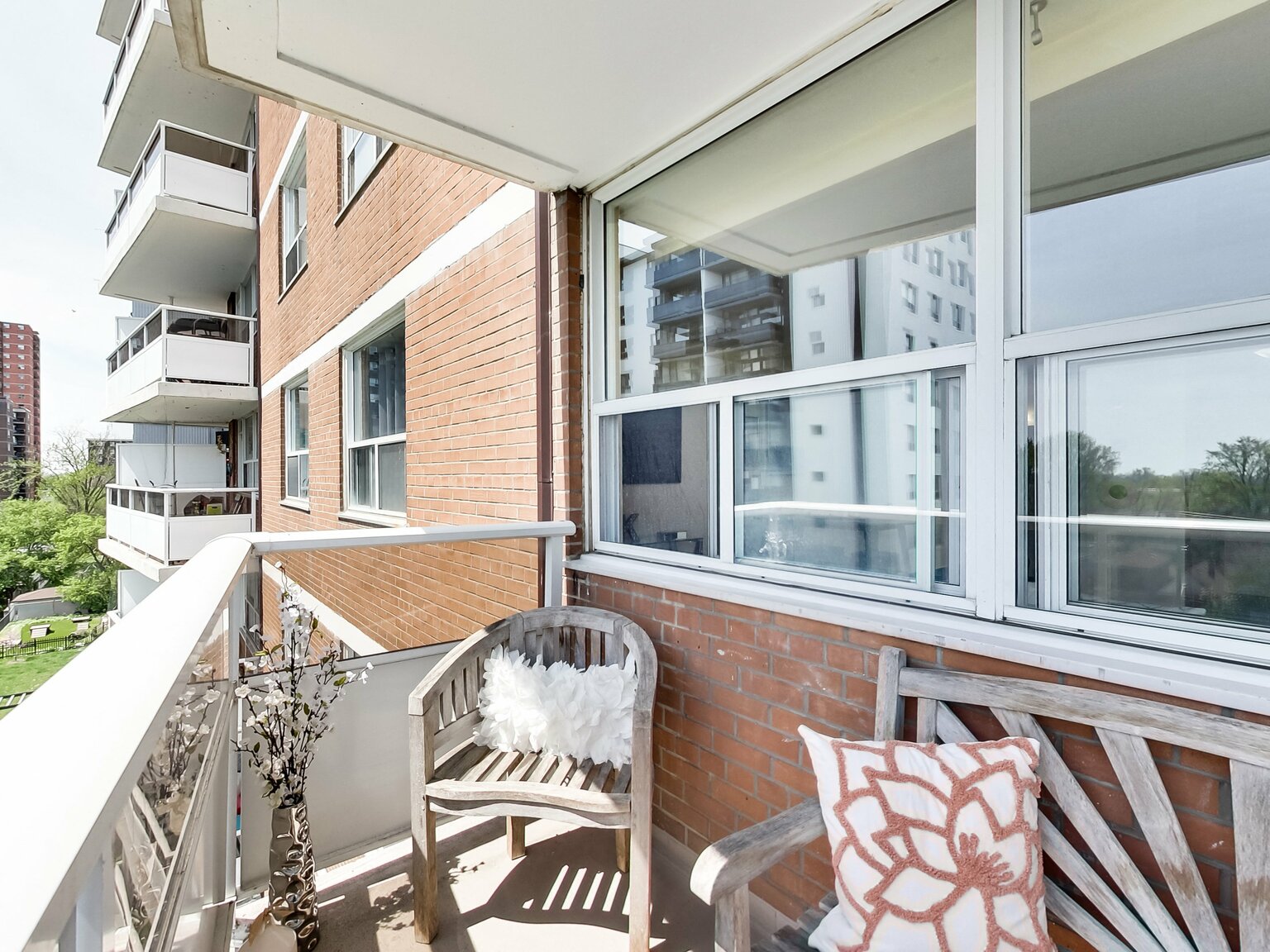 Cosburn Apartments - Photo 10