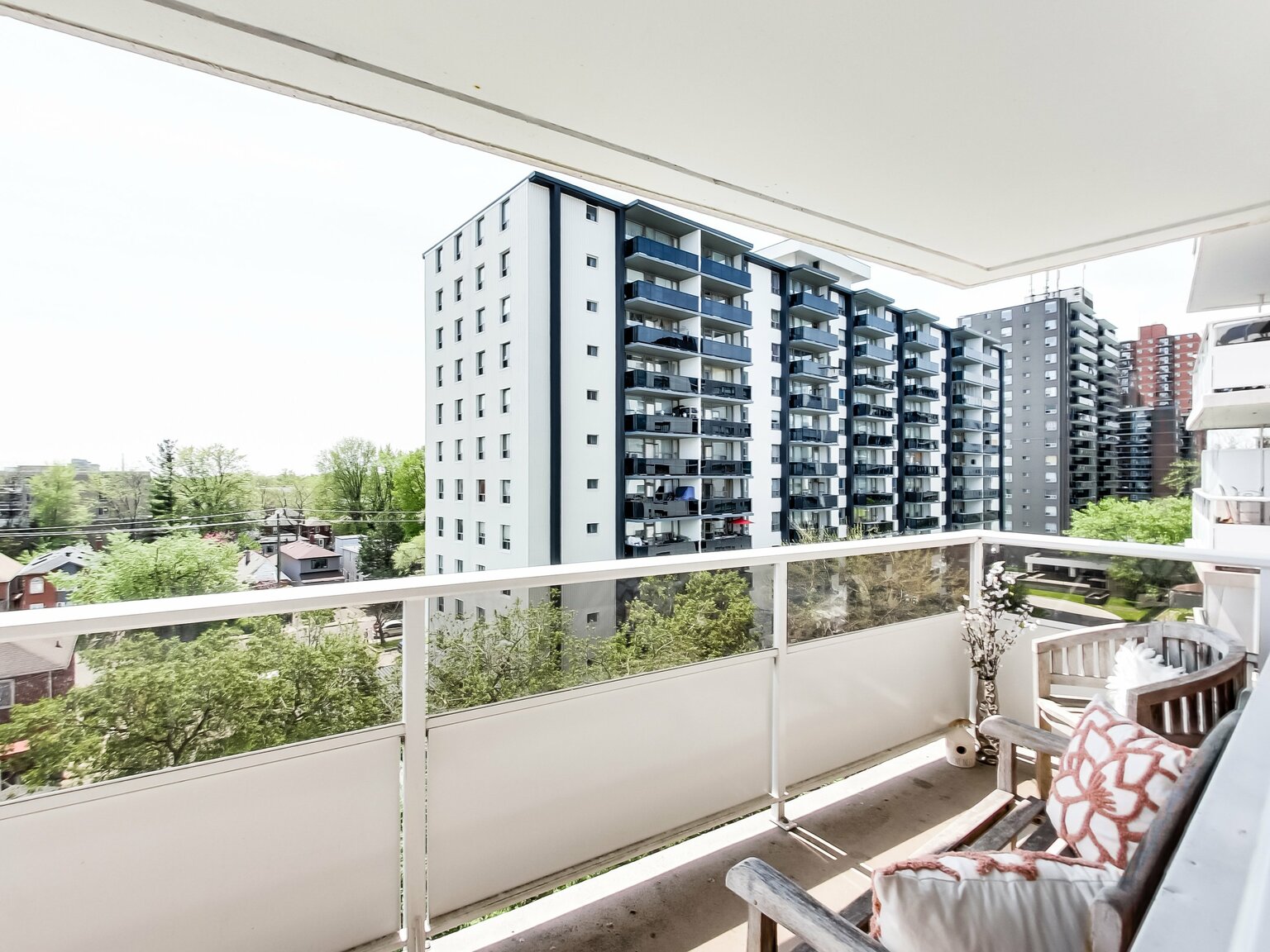 Cosburn Apartments - Photo 12