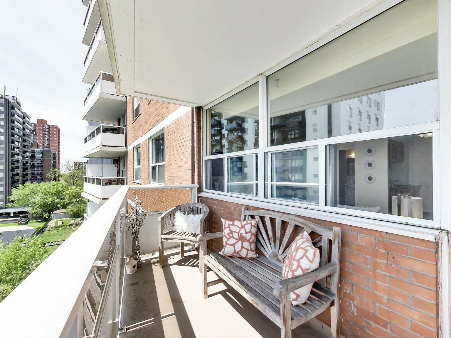 Cosburn Apartments - Photo 14