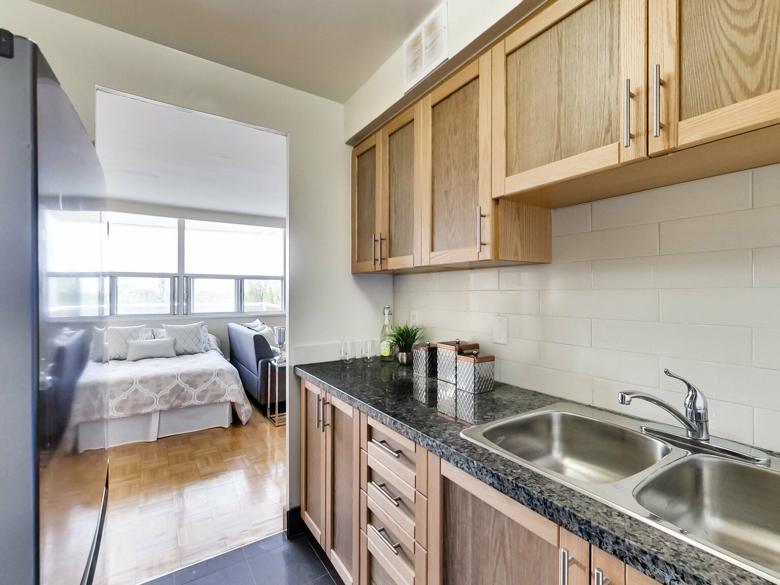 Cosburn Apartments - Photo 18