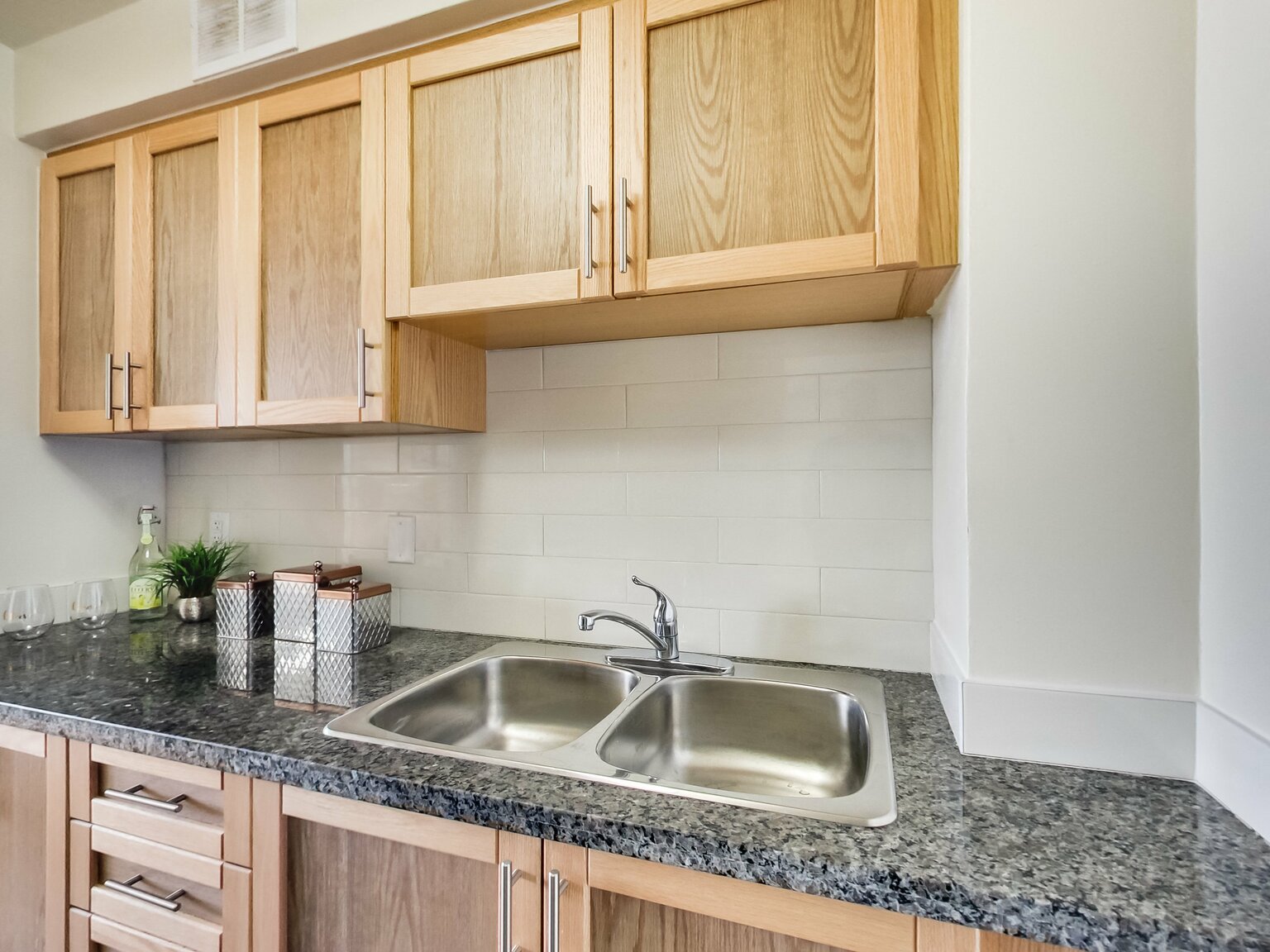 Cosburn Apartments - Photo 23