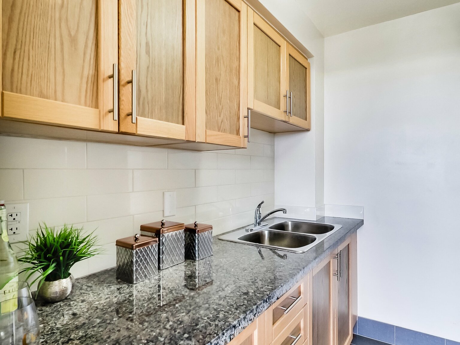 Cosburn Apartments - Photo 36