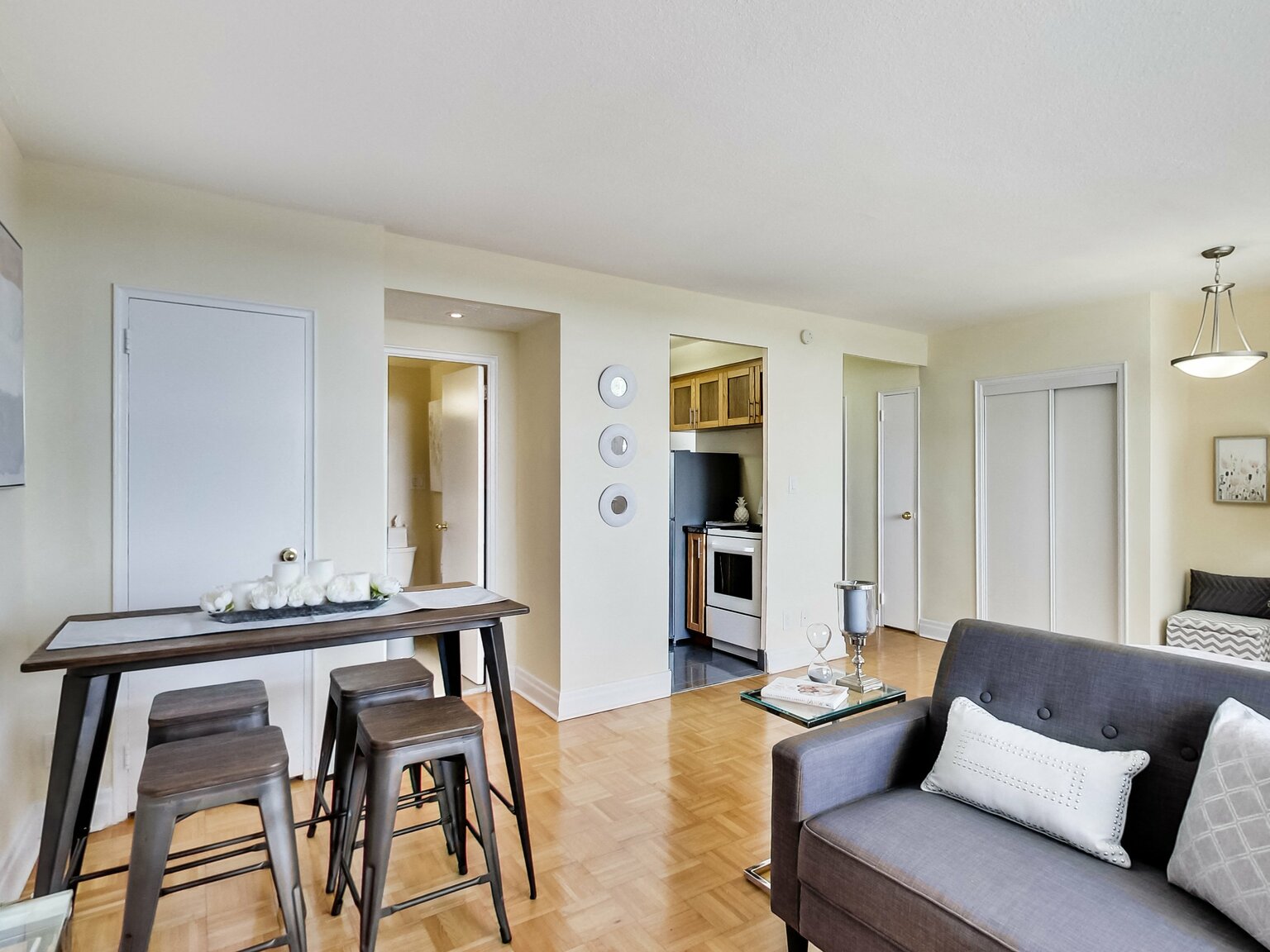 Cosburn Apartments - Photo 37
