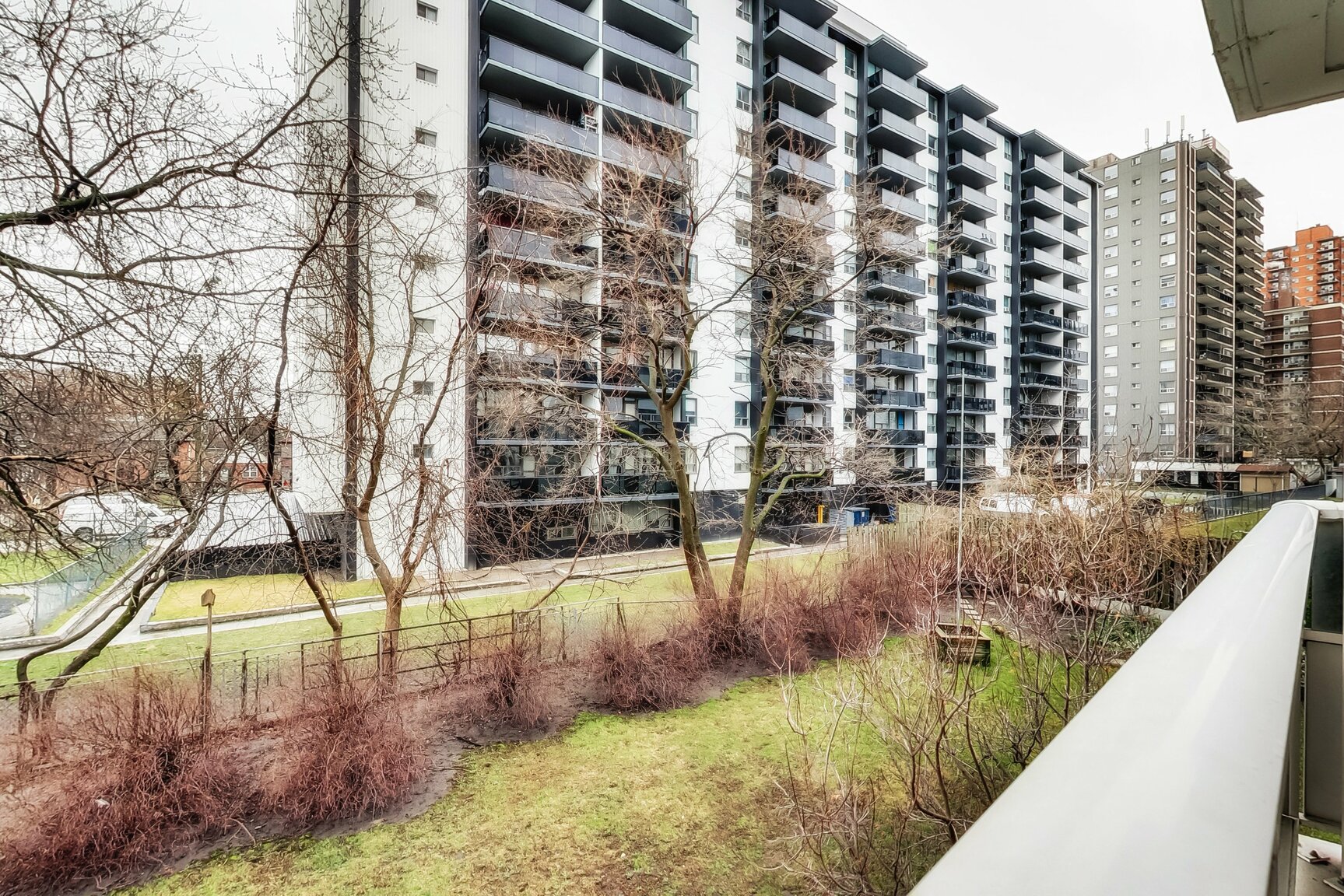 Cosburn Apartments - Photo 63