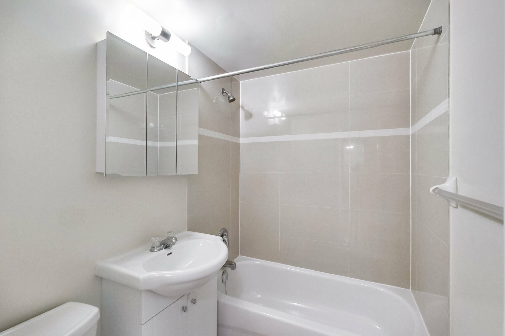 Cosburn Apartments - Photo 81