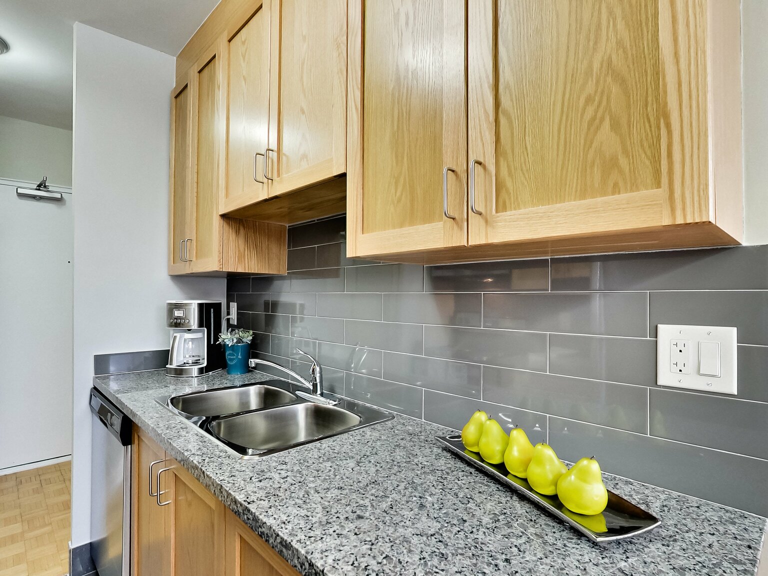 42 Glen Elm Avenue - Photo 27