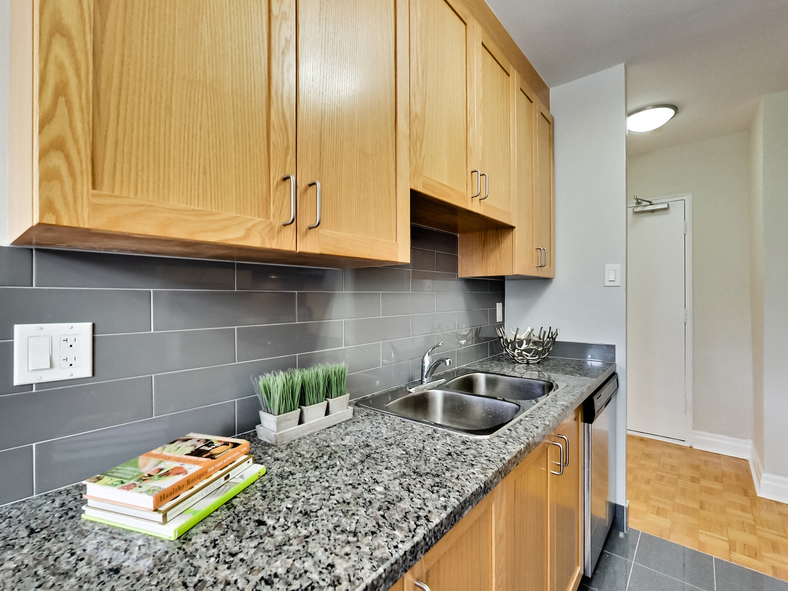 42 Glen Elm Avenue - Photo 45