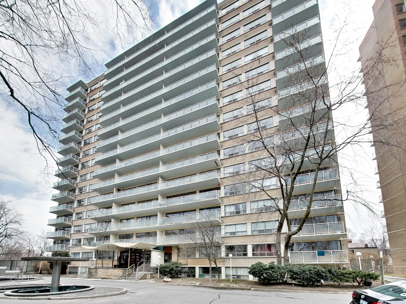 Brentwood Towers - Photo 8