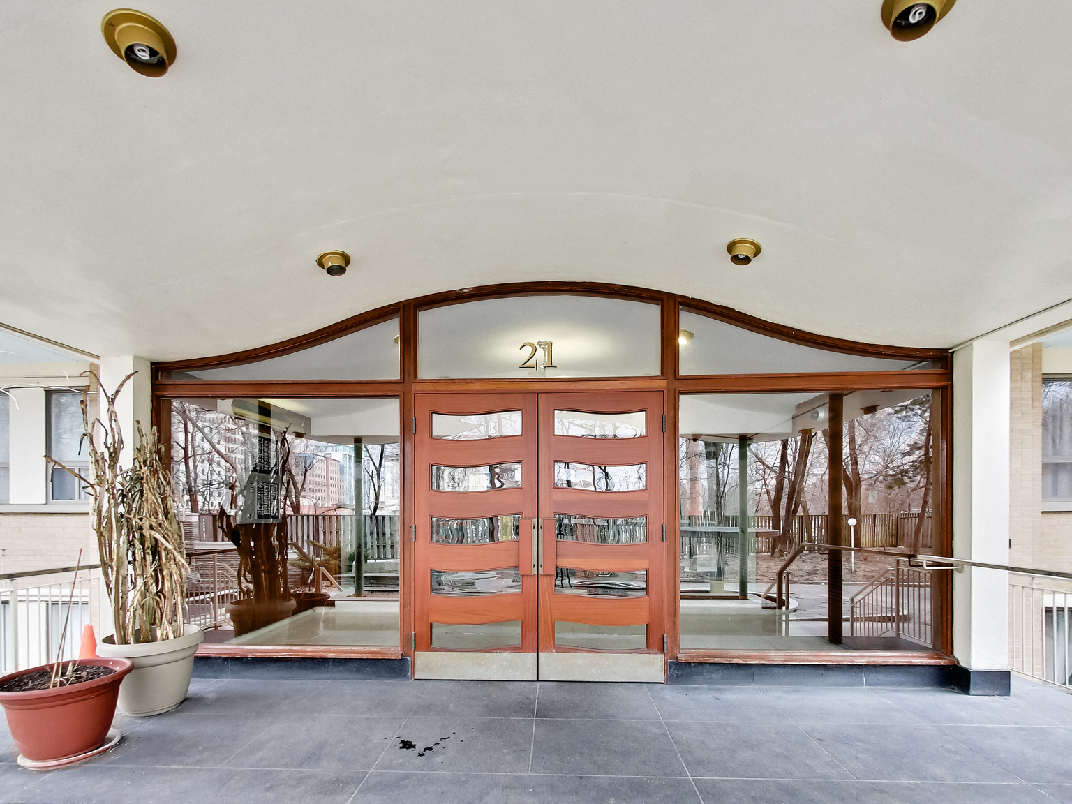 Brentwood Towers - Photo 10