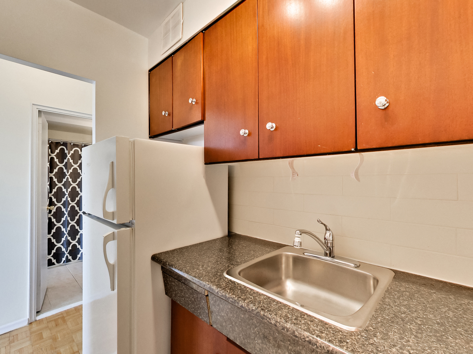 Brentwood Towers - Photo 18