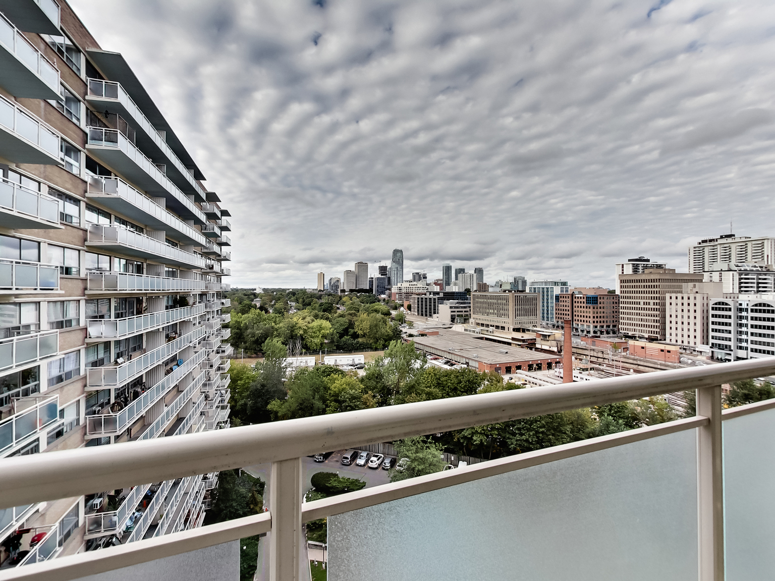 Brentwood Towers - Photo 55