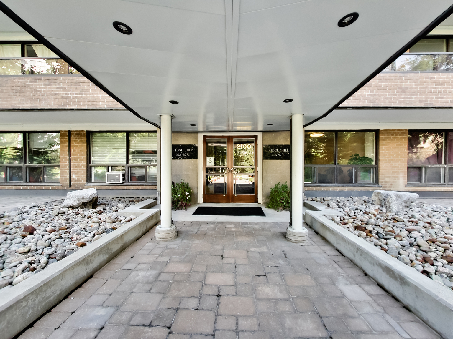 Ridge Hill Manor - Photo 16