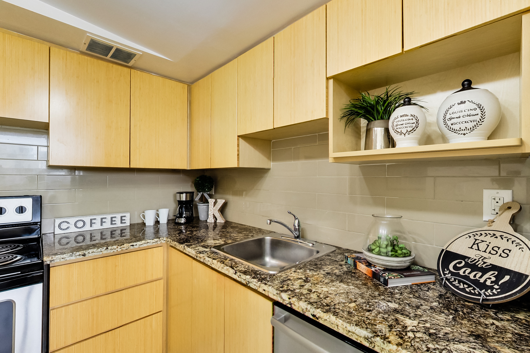 San Marino Place - Photo 14