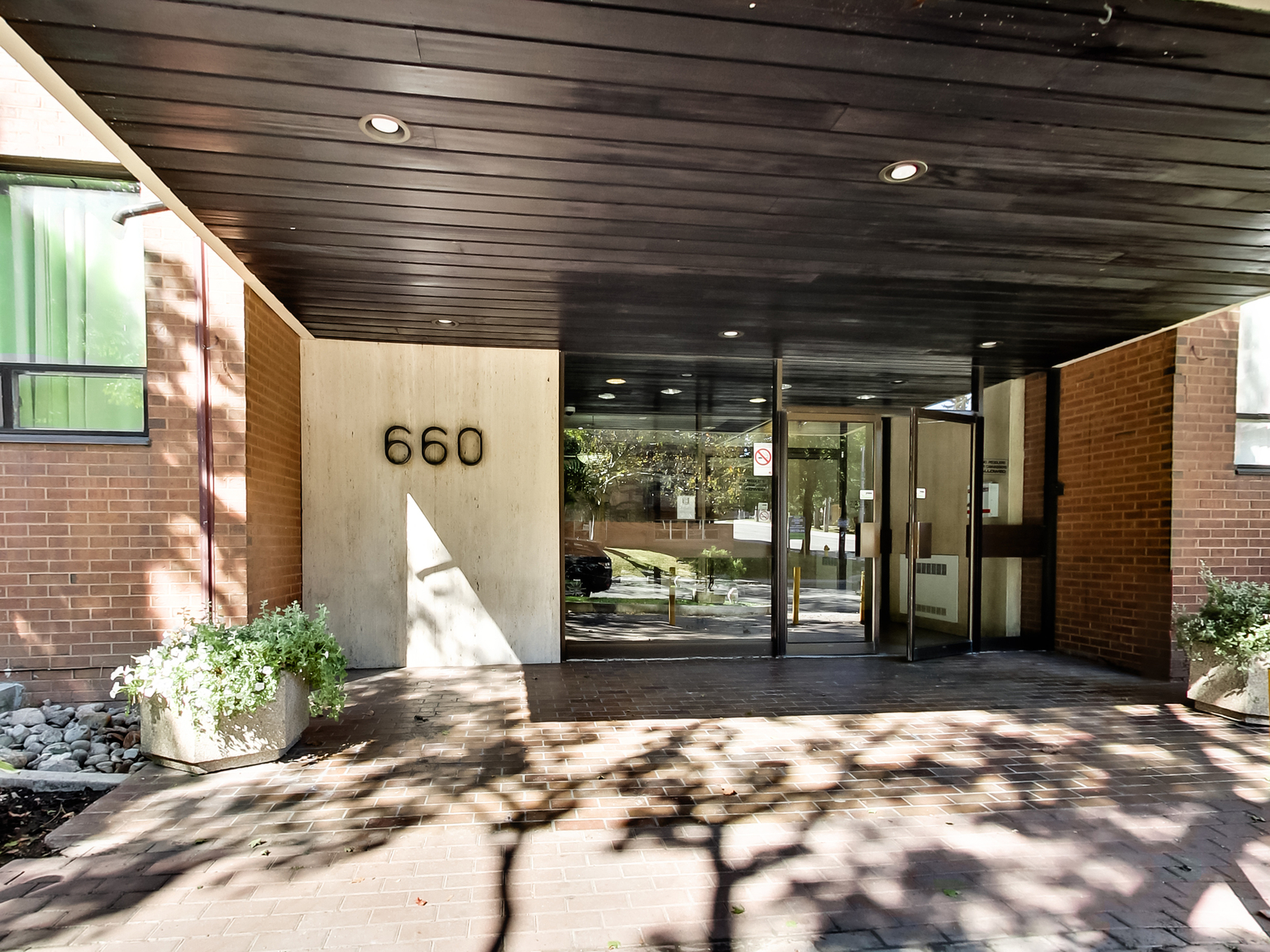 660 Briar Hill - Photo 4