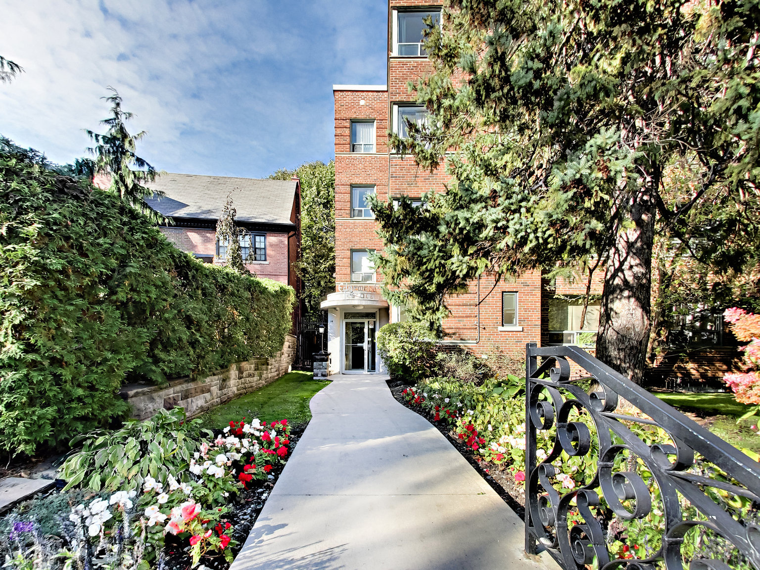 Edgewood Terrace - Photo 4