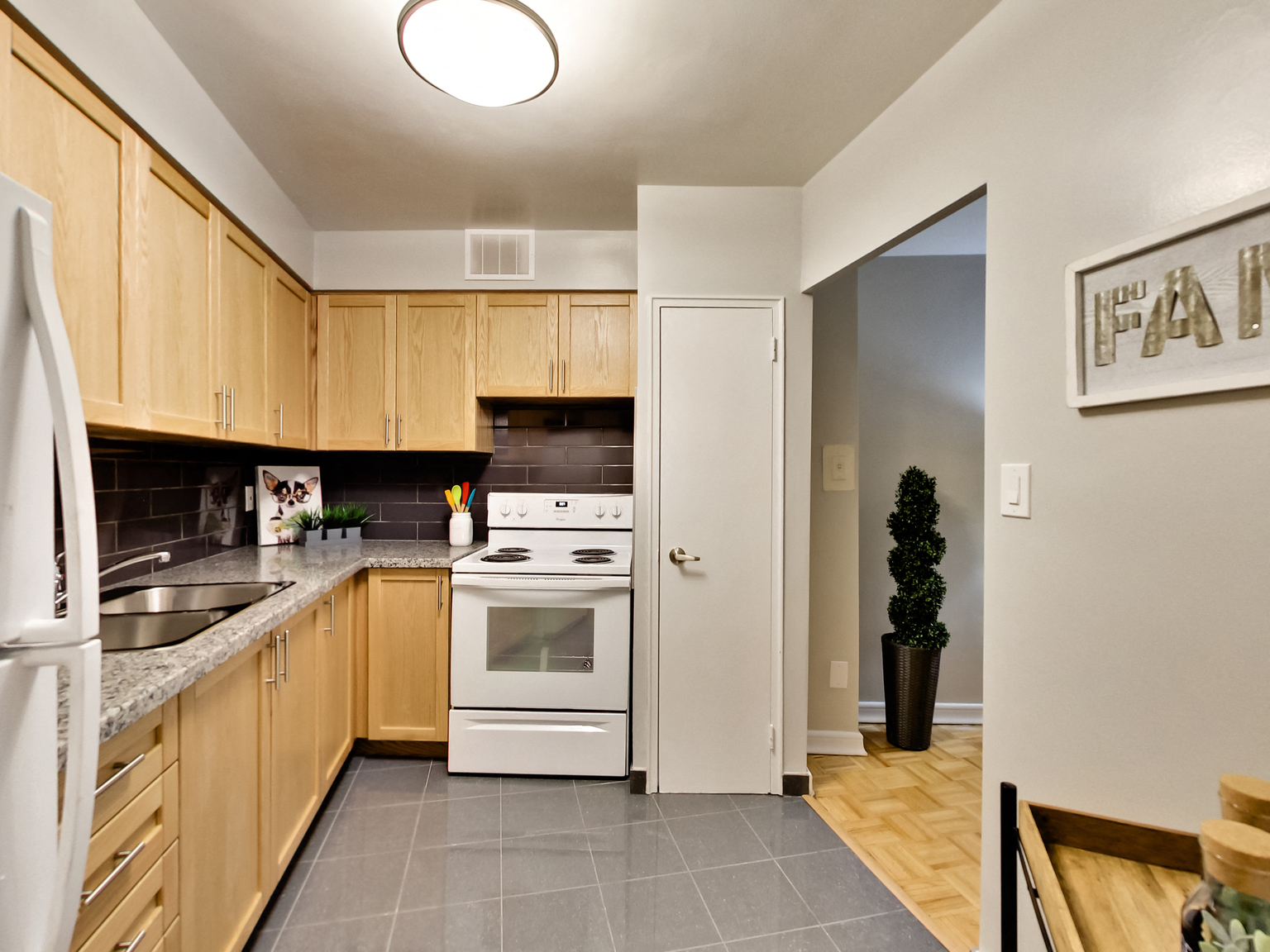 Bathville Towers - Photo 20