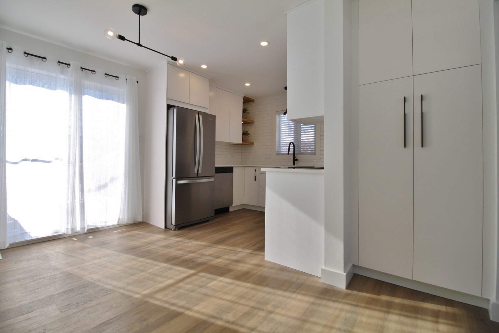 2138 Saunderson Dr - Photo 18