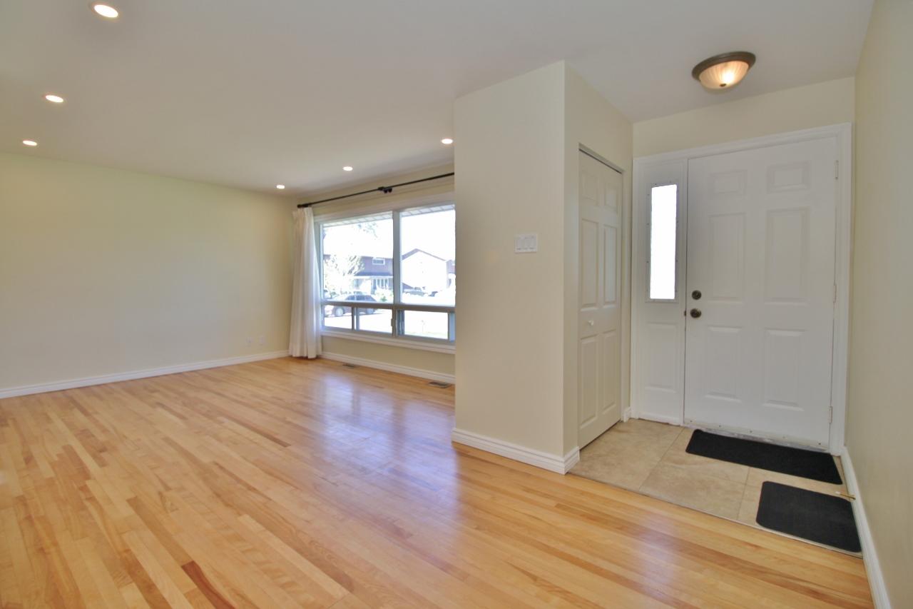 1126 Gateway Road - Photo 3