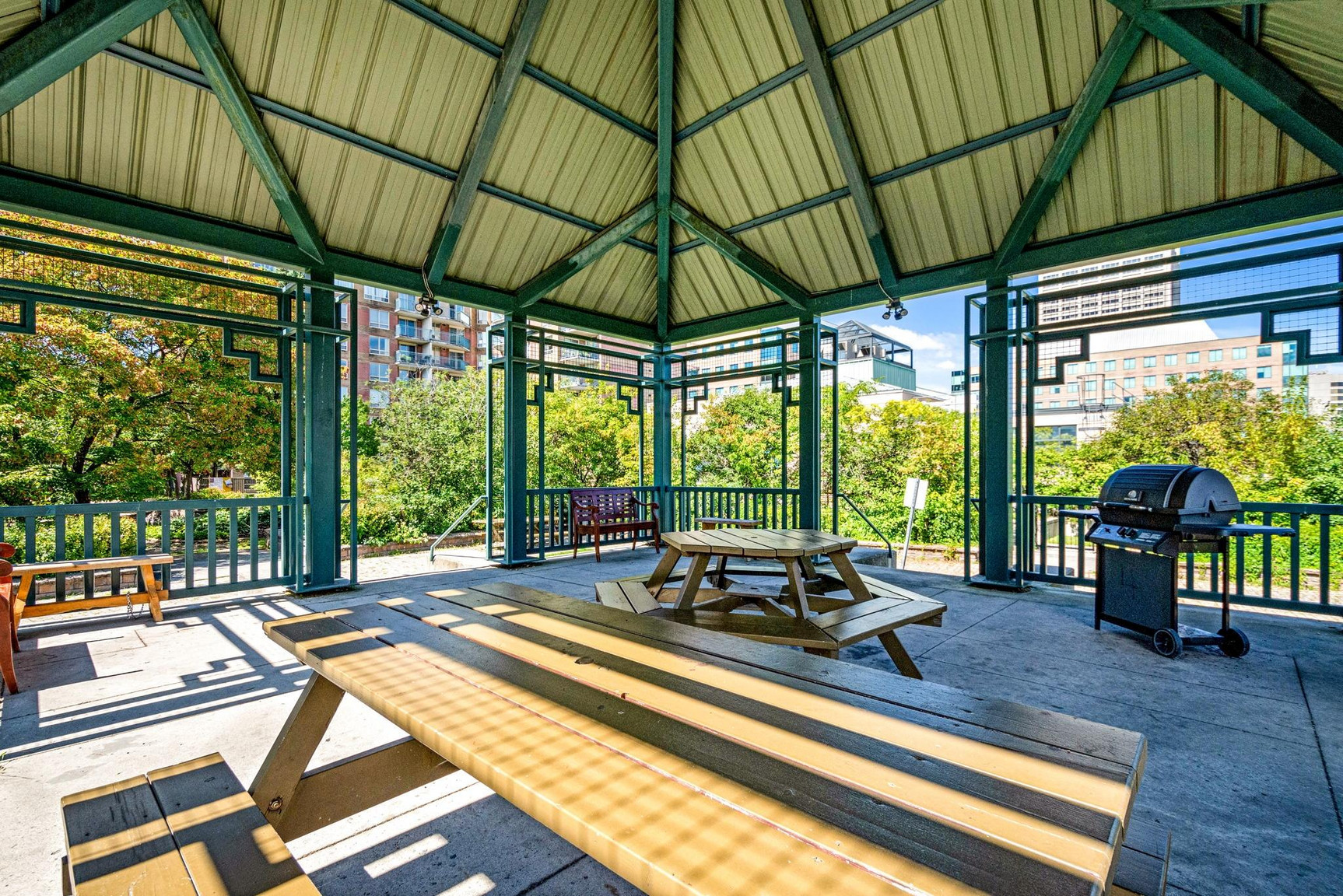 35 Holland Ave #302 - Photo 64