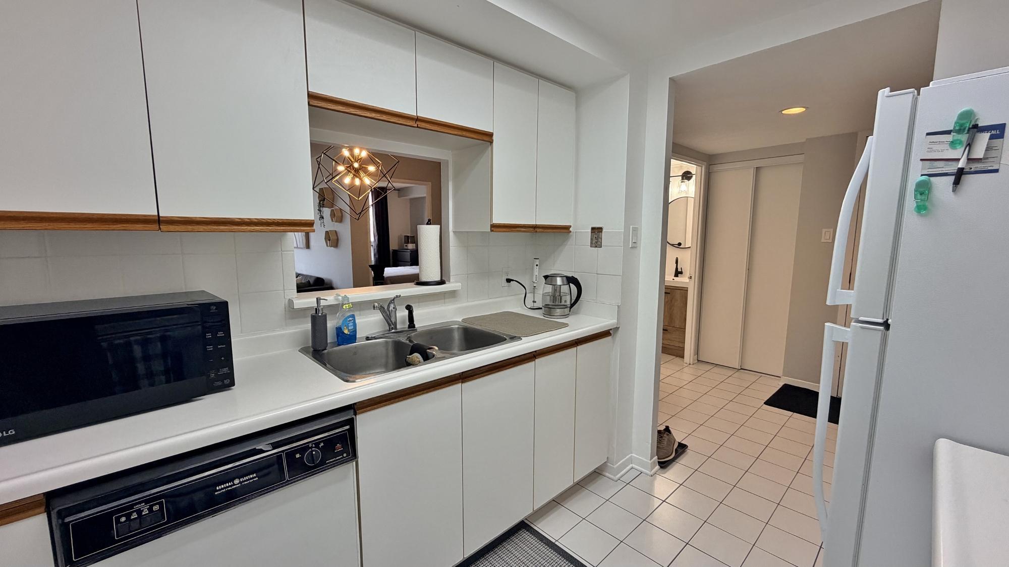 35 Holland Ave #302 - Photo 14