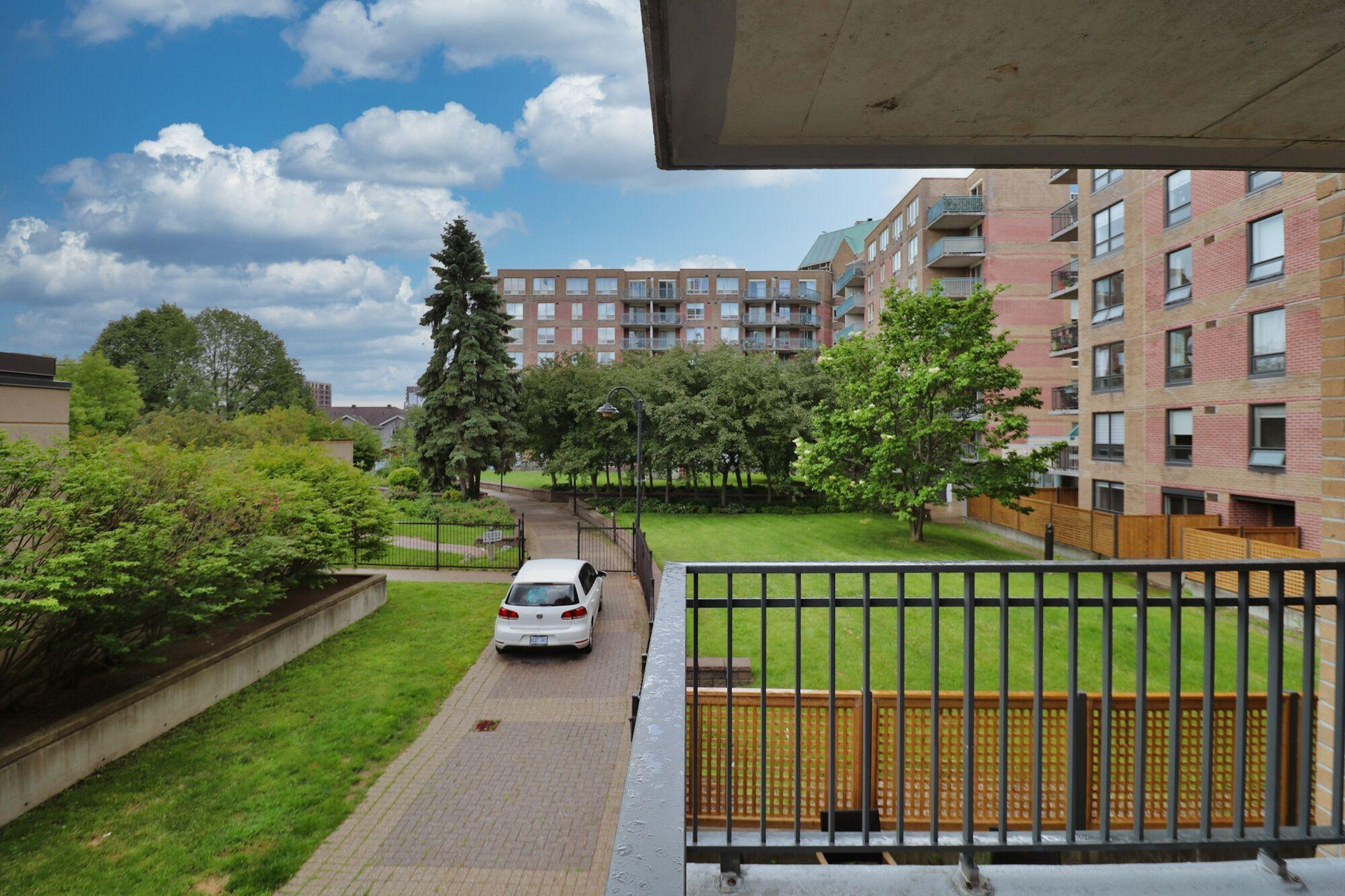 35 Holland Ave #302 - Photo 54