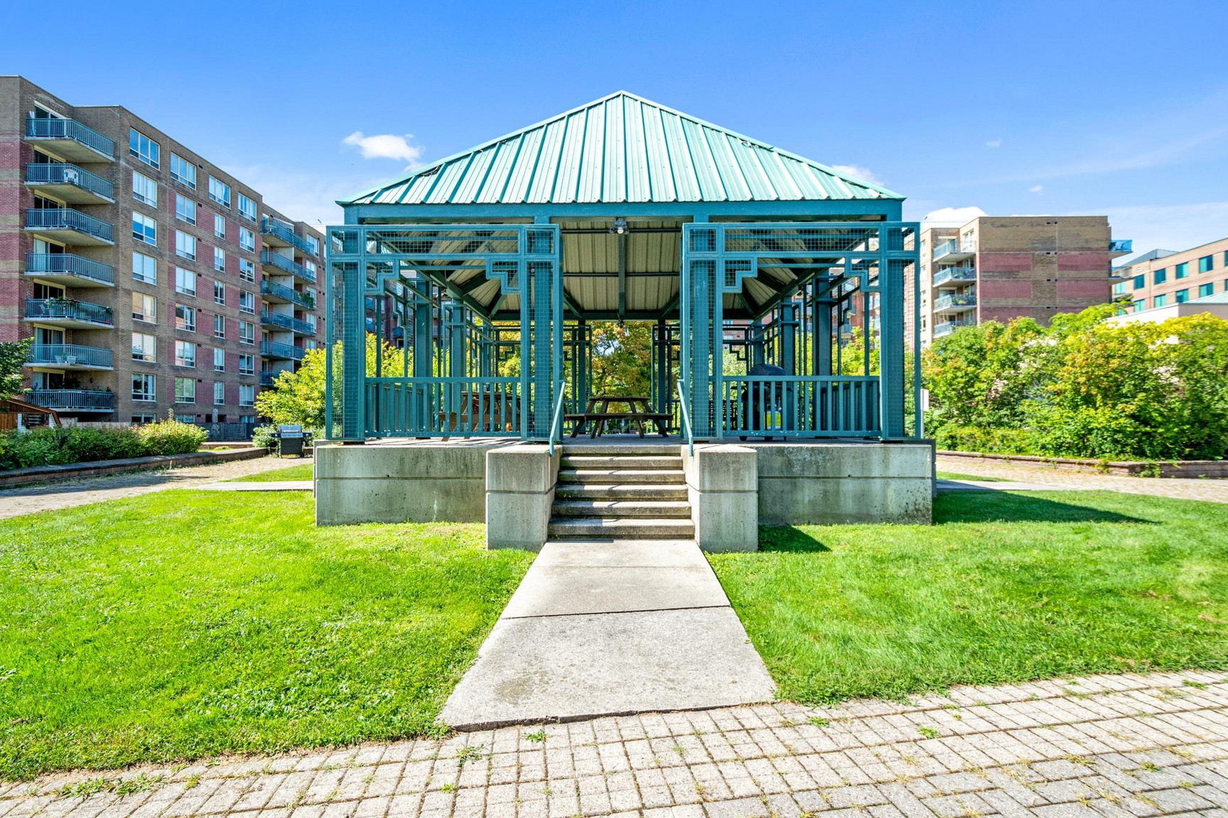35 Holland Ave #302 - Photo 62