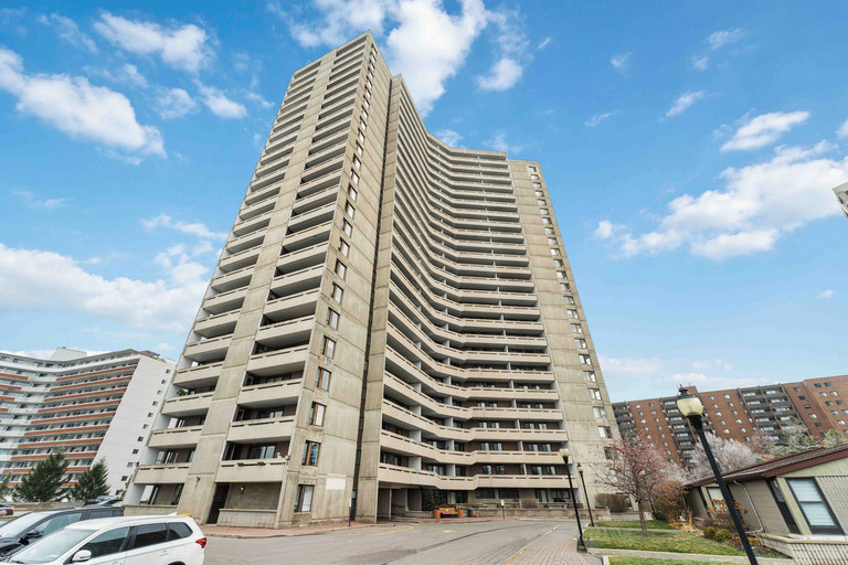 1081 Ambleside Dr #504