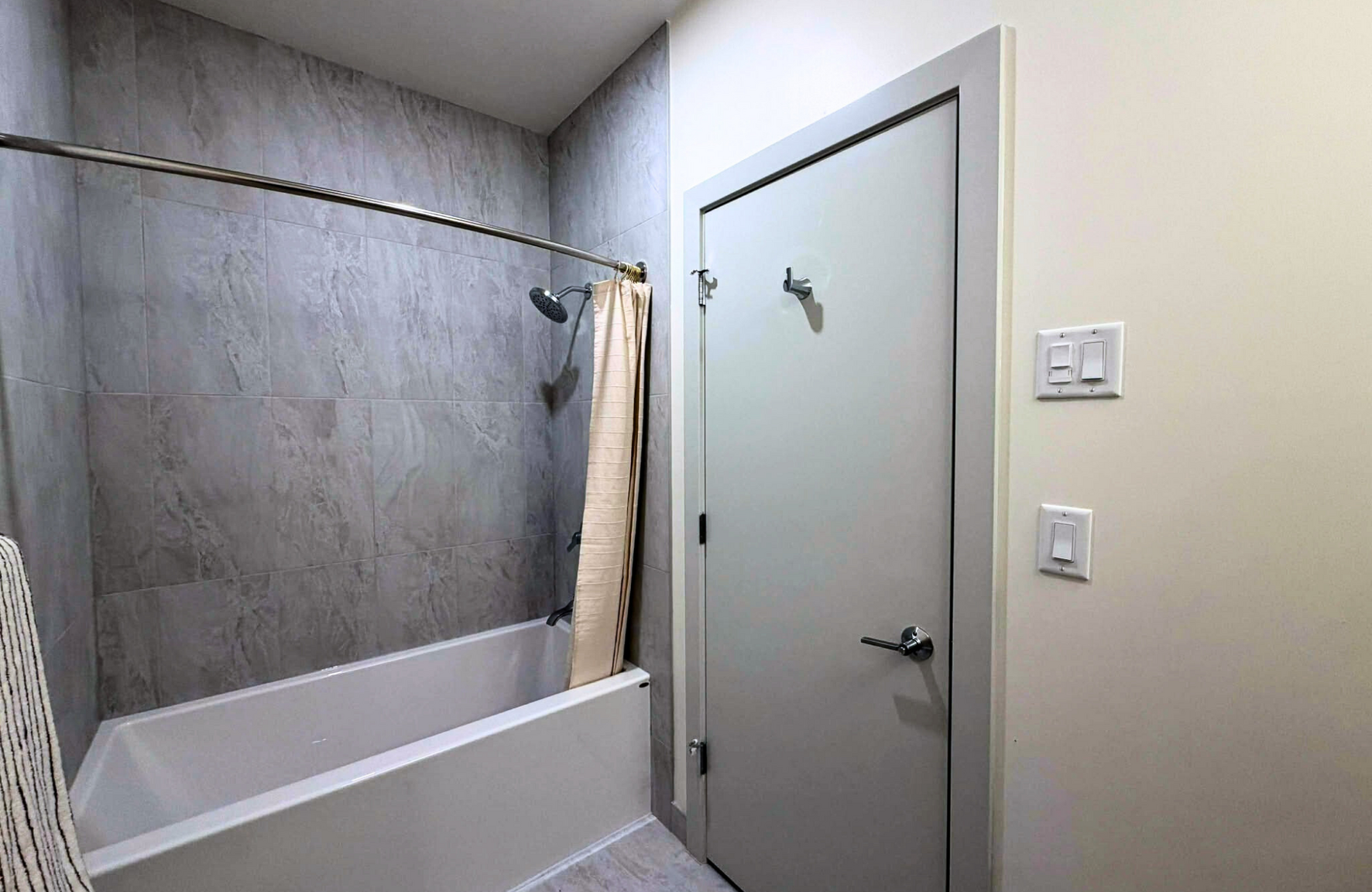 Eau Claire Residences - Photo 21