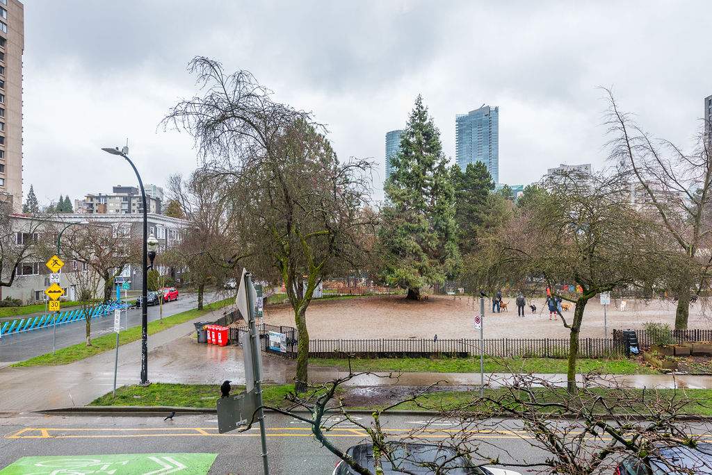 Strathmore Lodge Apartments - Photo 10