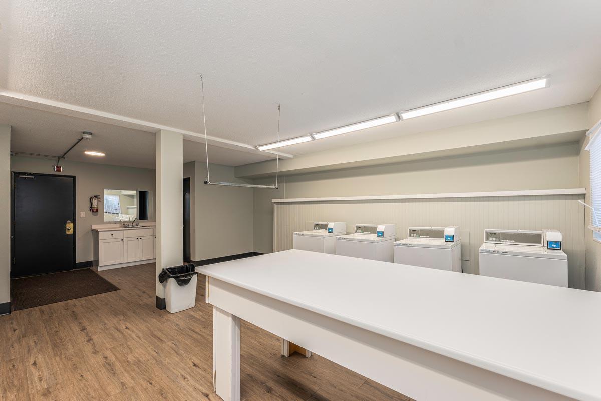 Highland Place Apartments - Photo 11