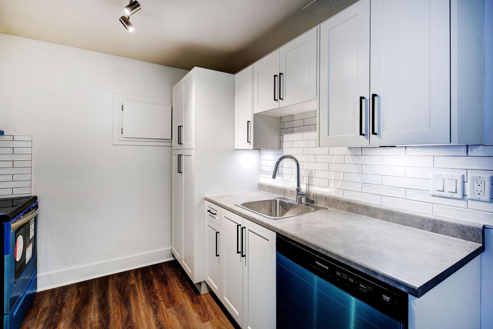 Quadra Village Apartments - Photo 5