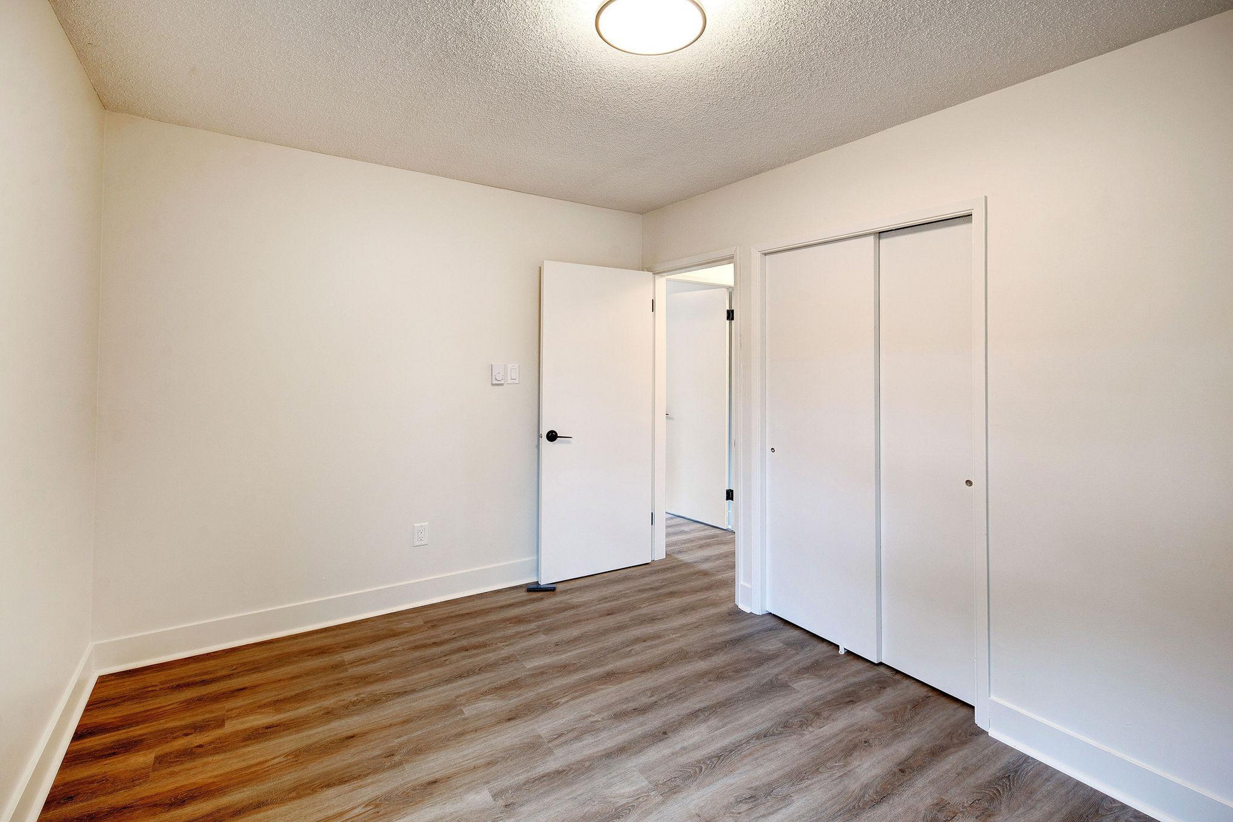 Quadra Village Apartments - Photo 9