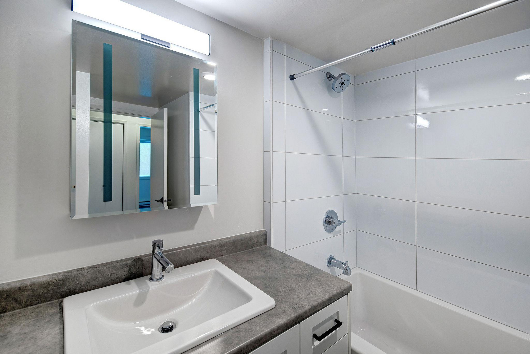 Quadra Village Apartments - Photo 11