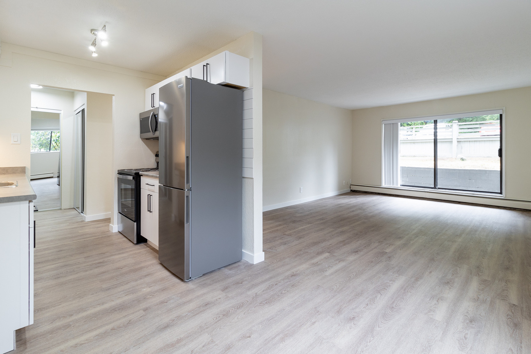Tiffany Gardens Apartments - Photo 7