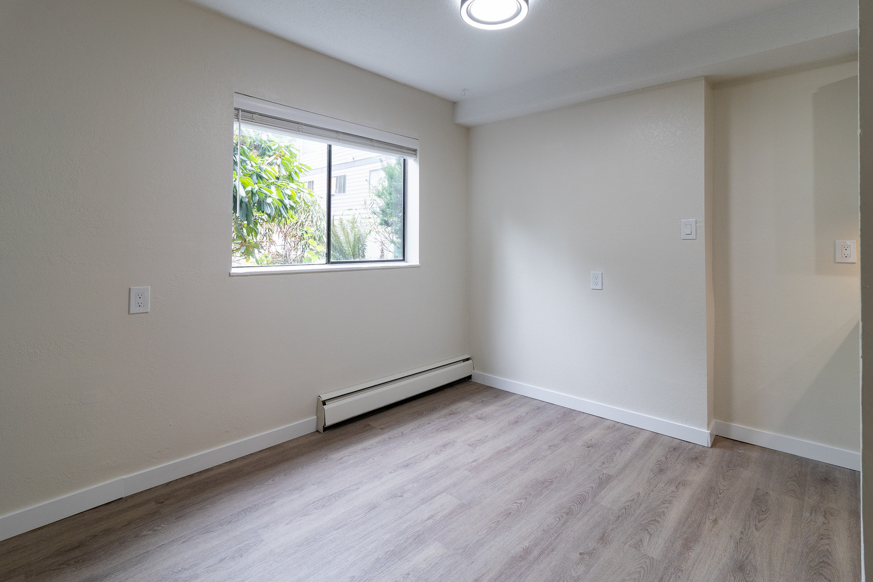 Tiffany Gardens Apartments - Photo 8