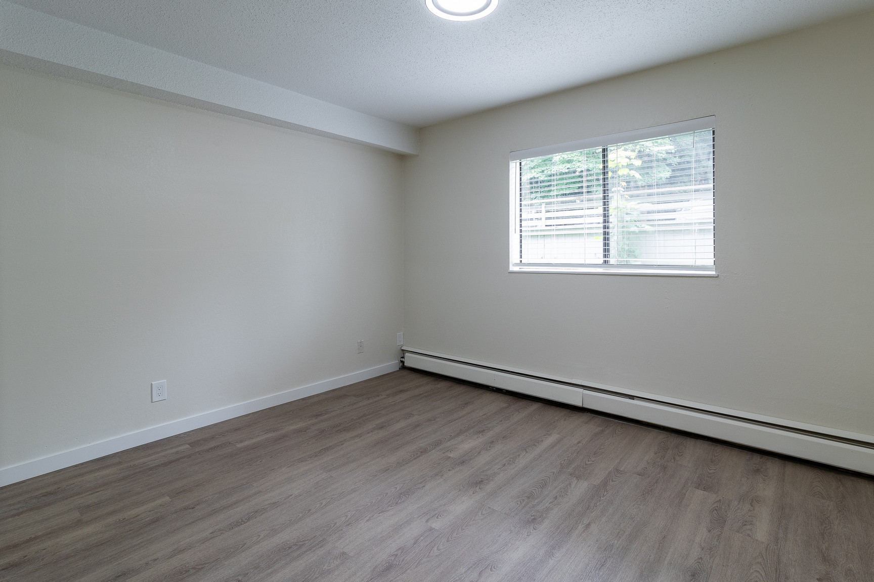 Tiffany Gardens Apartments - Photo 10