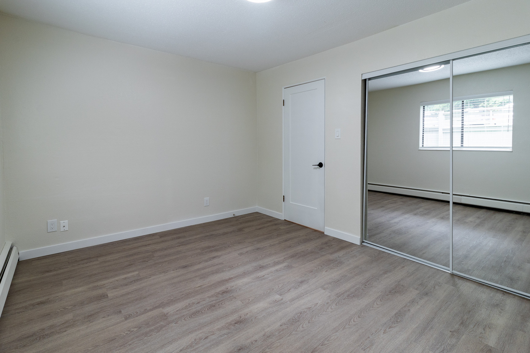 Tiffany Gardens Apartments - Photo 9