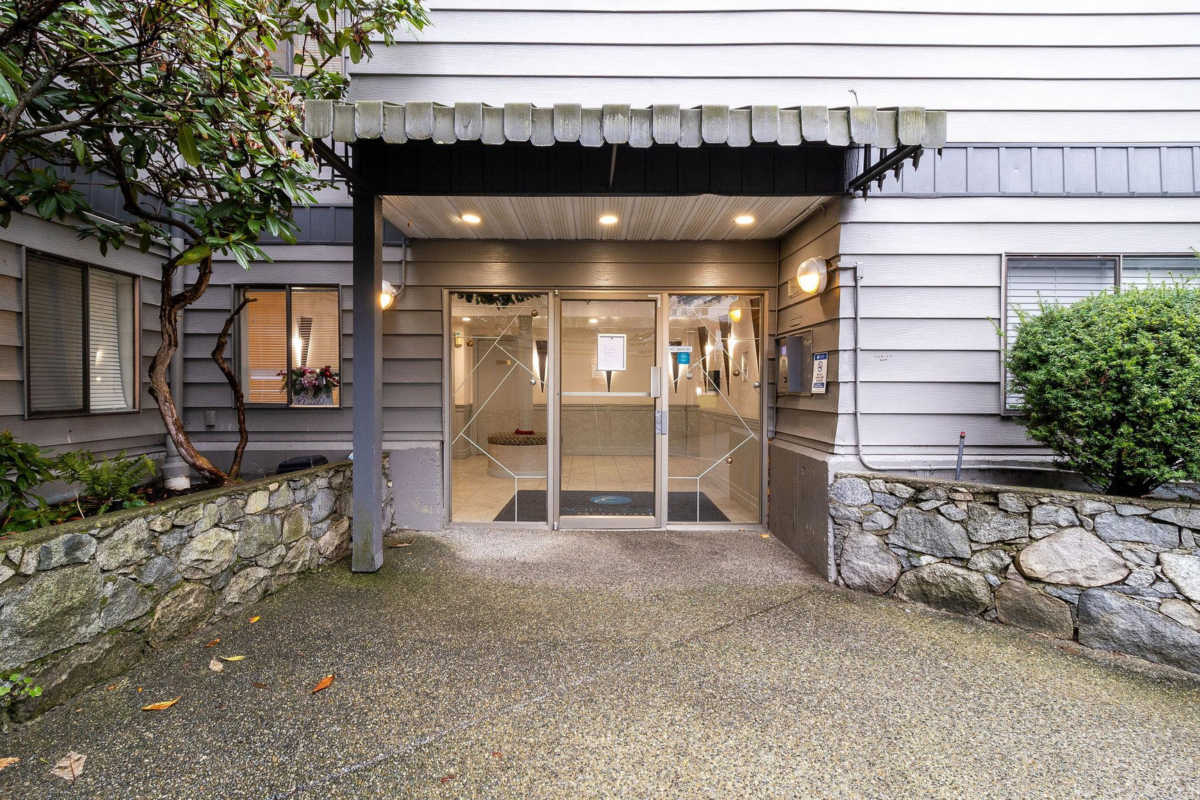 Tiffany Gardens Apartments - Photo 13