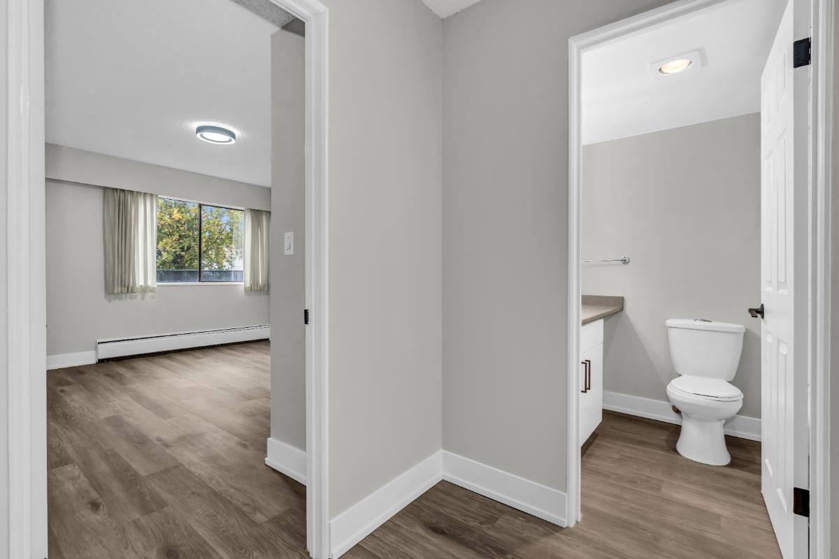 Maple Manor Apartments - Photo 12