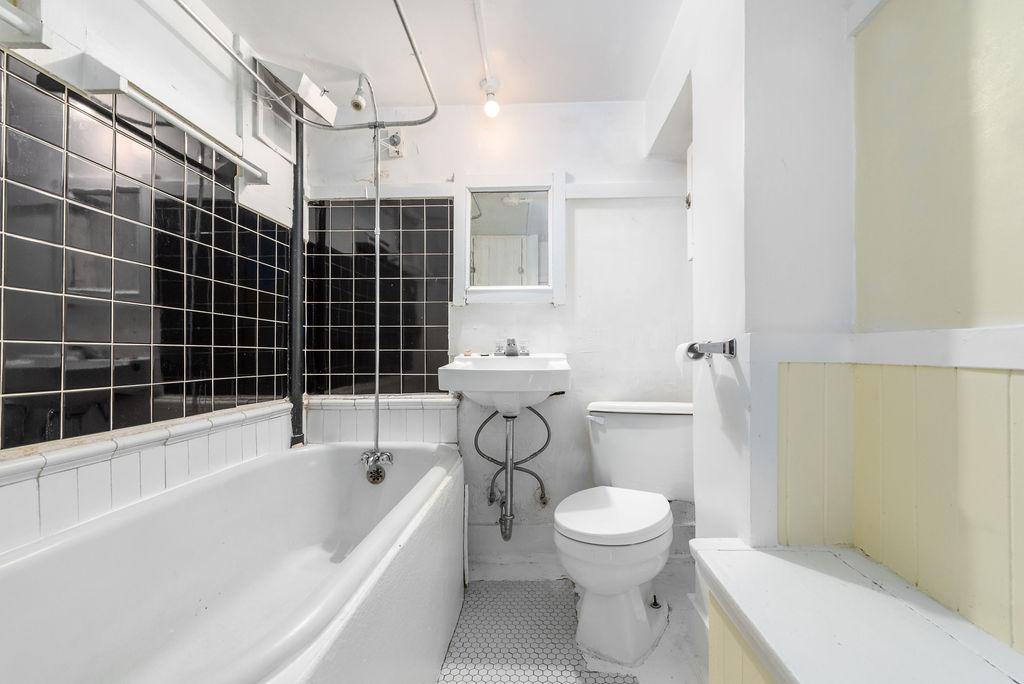 Strathmore Lodge Apartments - Photo 5
