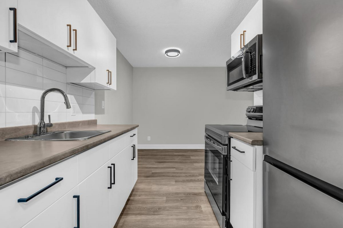 Maple Manor Apartments