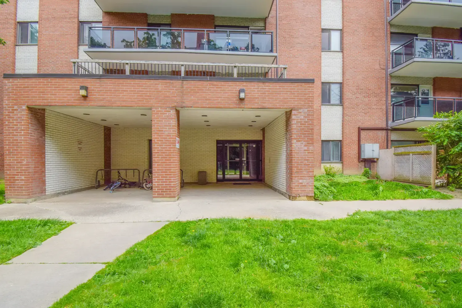 45 Paisley Blvd W - Photo 55