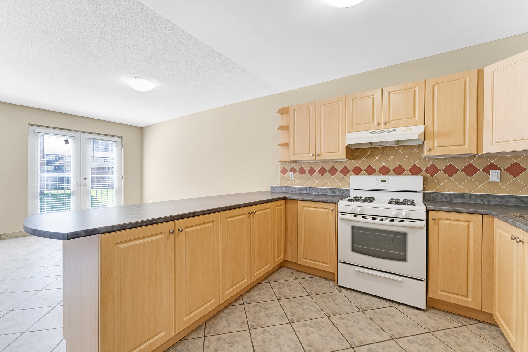 Baseline Court - Photo 20