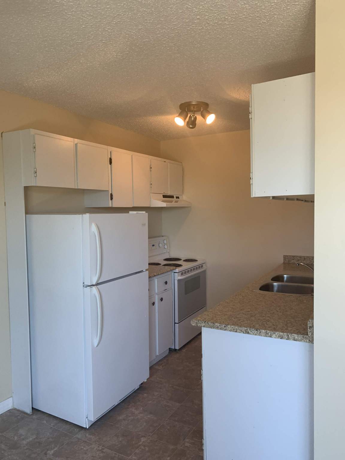 Lakewood Apartments - Photo 5