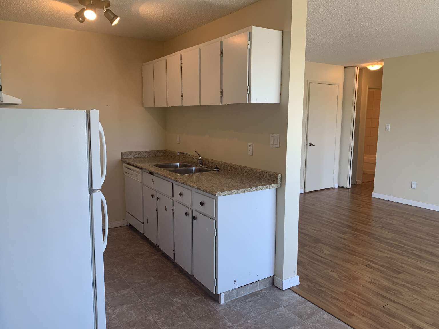 Lakewood Apartments - Photo 6