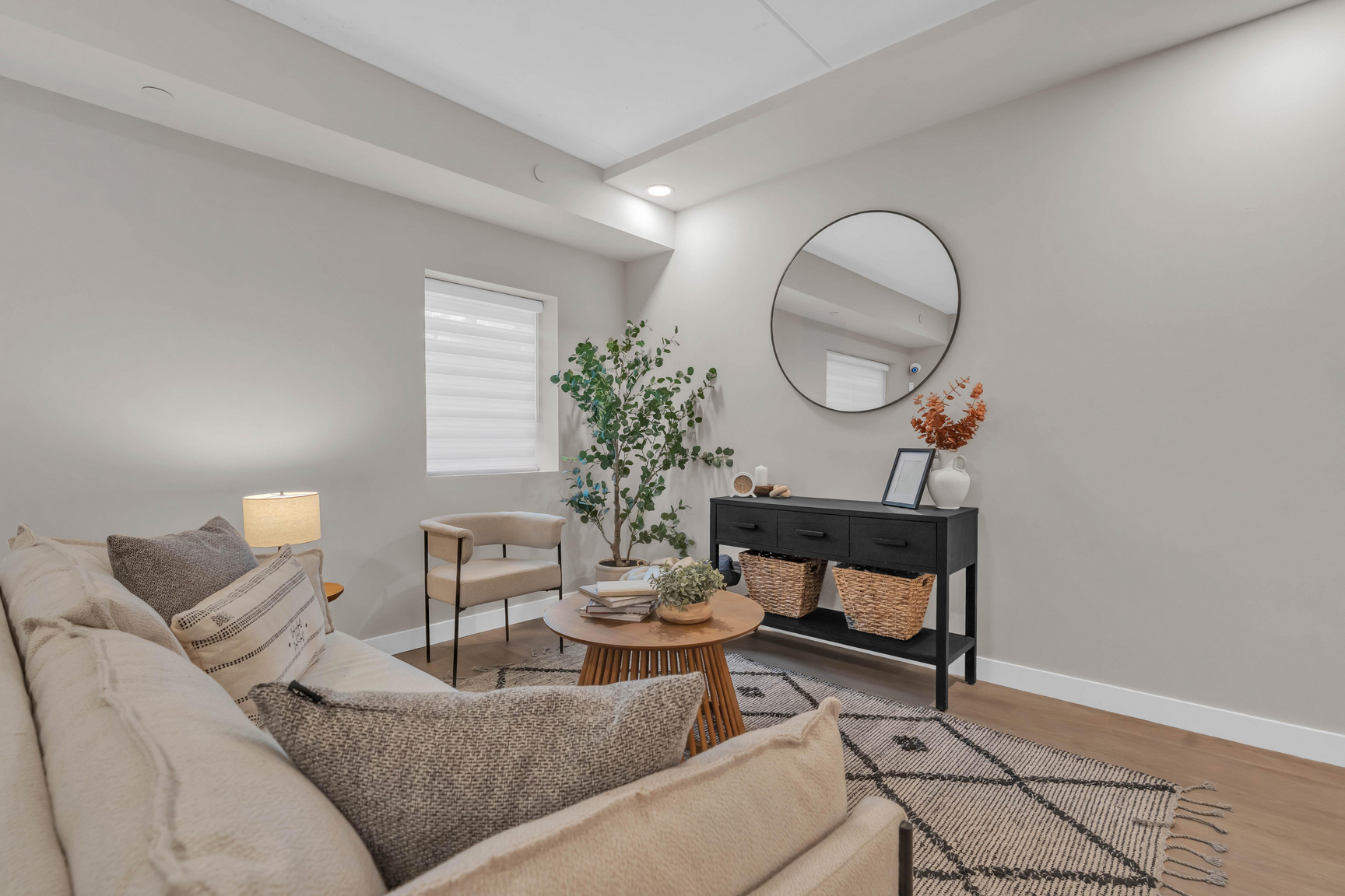 939 Chancellor Drive - Photo 4